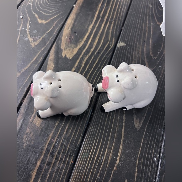 Vintage Smiling Pig Salt & Pepper Shakers Ron Jordan Designs - Picture 2 of 5